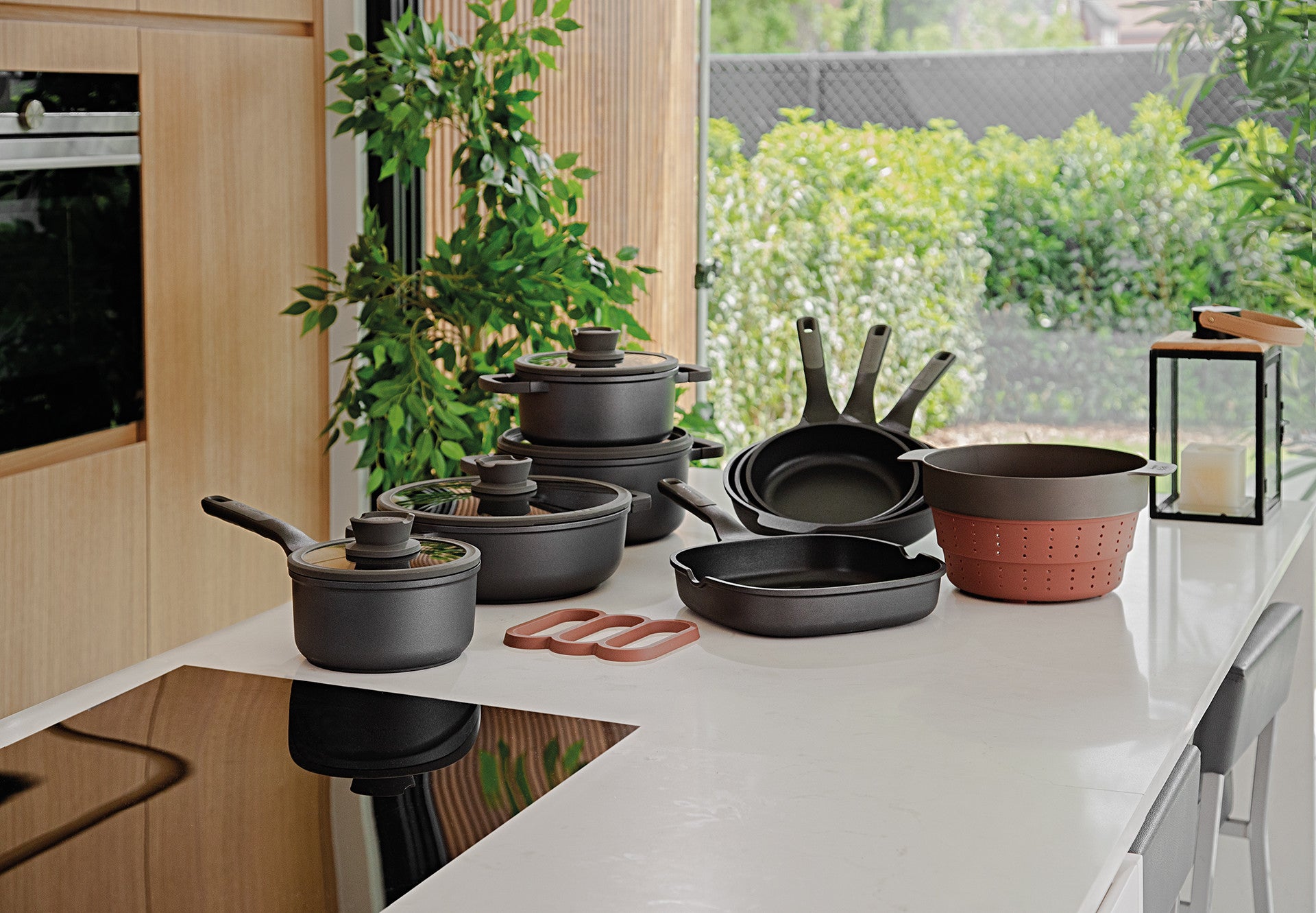 BergHOFF 26cm Grill Pan - Stone+ Series with Raised Grill Lines & Easy-Pour Indents